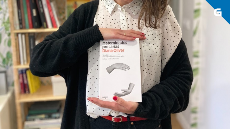 RadioGalega's tweet photo. 👨👩👧 #ATribo con @ra_rosacid 👉 As 'Maternidades precarias' (@Diana_Oliver) e como o sistema socioeconómico cambia a experiencia da crianza #ATarde👇 https://t.co/RmPCyCFOat https://t.co/hkwo6OAyOp