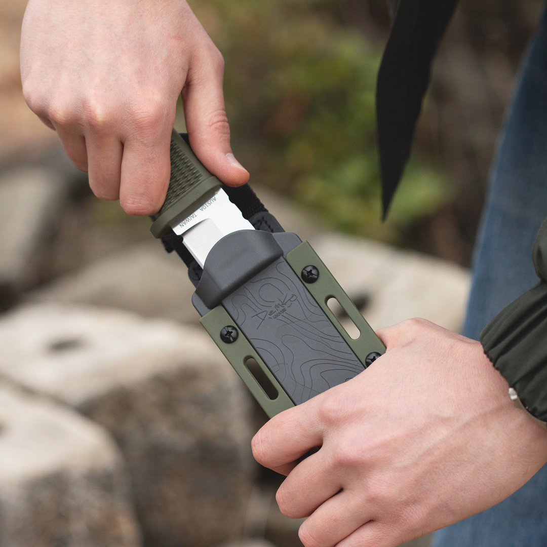 KnifeCenter's tweet photo. → https://t.co/QOG9ZCin7y ←

New from Demko Knives, the FREEREIGN tanto: five inches of flat-ground AUS10 steel with a subtle belly to the main portion of the edge and a hard turn into a perfectly-straight tanto tip. 

Link ↑ #everydaycarry #fixedblade #tactical #tacticalgear https://t.co/ywaAMxhcKV