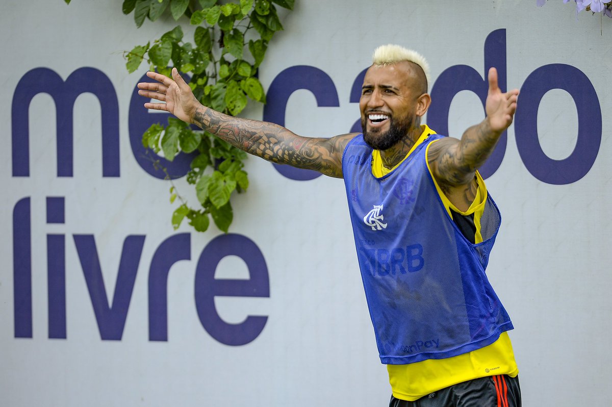 kingarturo23's tweet photo. Entrenamiento 💪🏽⚽️👌🙏🏽❤️🖤 https://t.co/GEZcRcFFXQ