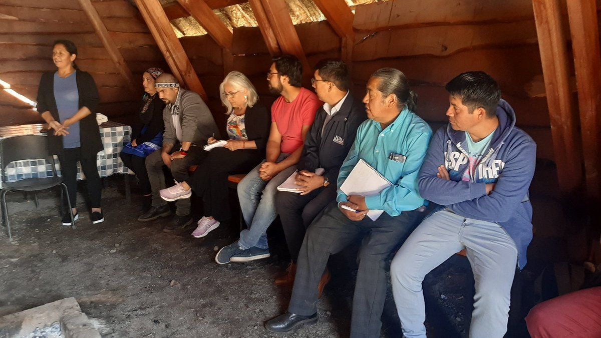 Educbiobio's tweet photo. Hoy, @Educbiobio, Elizabeth Chávez, dialogó con Eduadores de Lengua y Cultura Indígena (ELCI), del nivel de Educación Parvularia, en la Municipalidad de Alto Biobío.
Objetivo de la reunión: escuchar las principales demandas laborales de las y los ELCI de la región del #Biobío ✅ https://t.co/rRXXIDSsVX