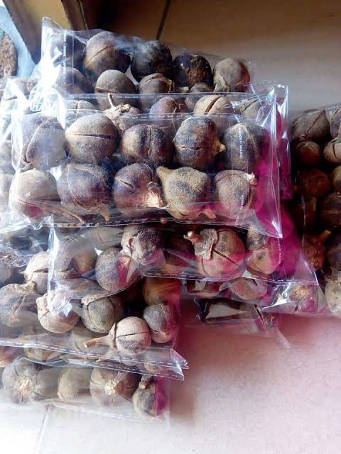 Olamide__GOLD's tweet photo. How was your day kings and Queens?? 
Mine was hectic at first but ended with this sweet review from my client! 
Gorontula is what again, the MAGIC !!! 

DM to order yours today
Contact: 08069578917 

#GoldenGlobes #wellnessjourney #Africa https://t.co/qSS8mRLigT