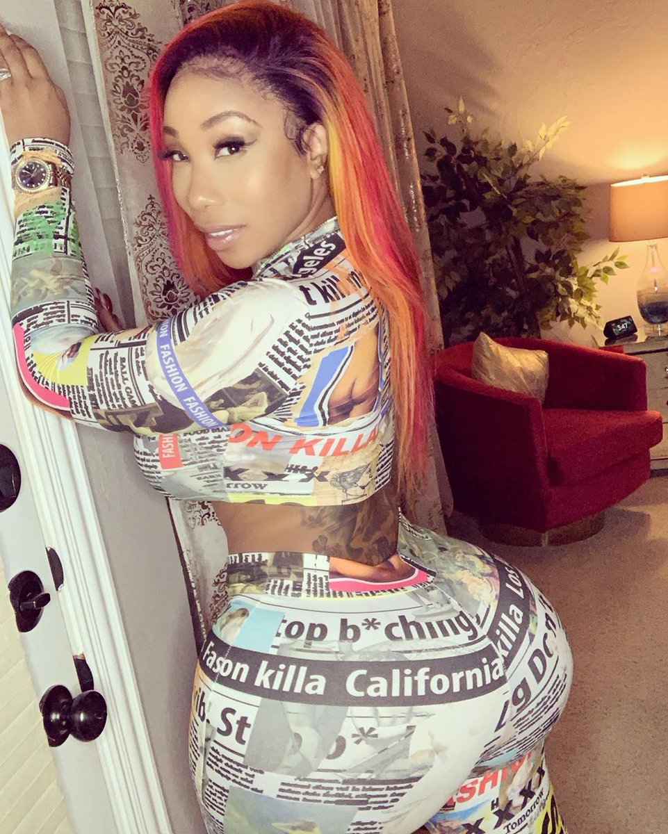 Damascus on X: as The body XXX and Bunz 4 ever are working in the music 🎶  🎙️ studio The Body xxx randomly grabs Bunz 4 ever phat ass Bunz 4 ever