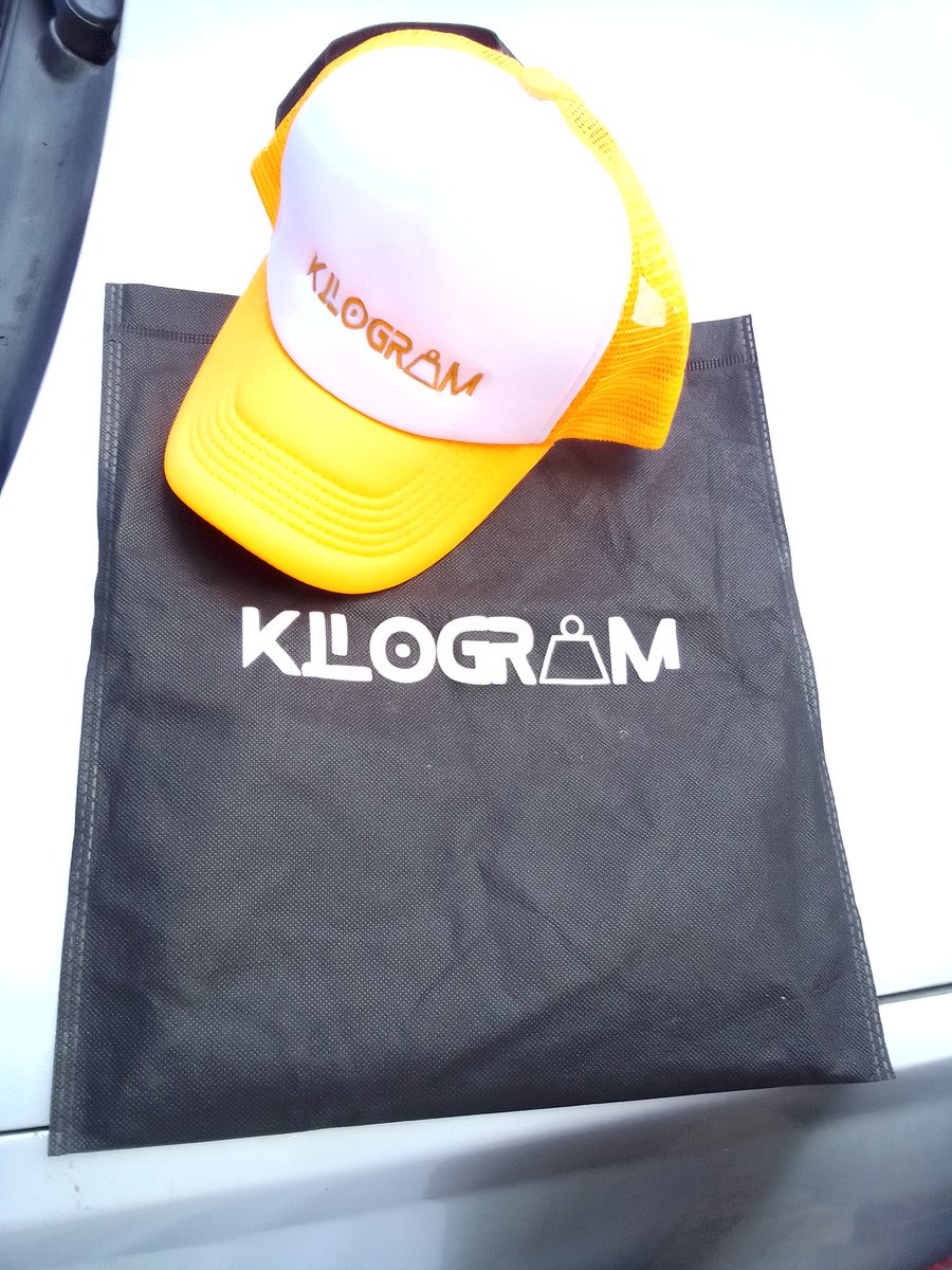 TamikanjiTS's tweet photo. Don't mind the camera. I received my package and thanks. So happens I'm a cap guy this just came to the right person indeed. 
This is the first present in 2023 I know it's a good year. Bless. @KiloGramApparel @selfstyledking @Slick_ZM @Rovertlogistics https://t.co/C1mpDi52F6