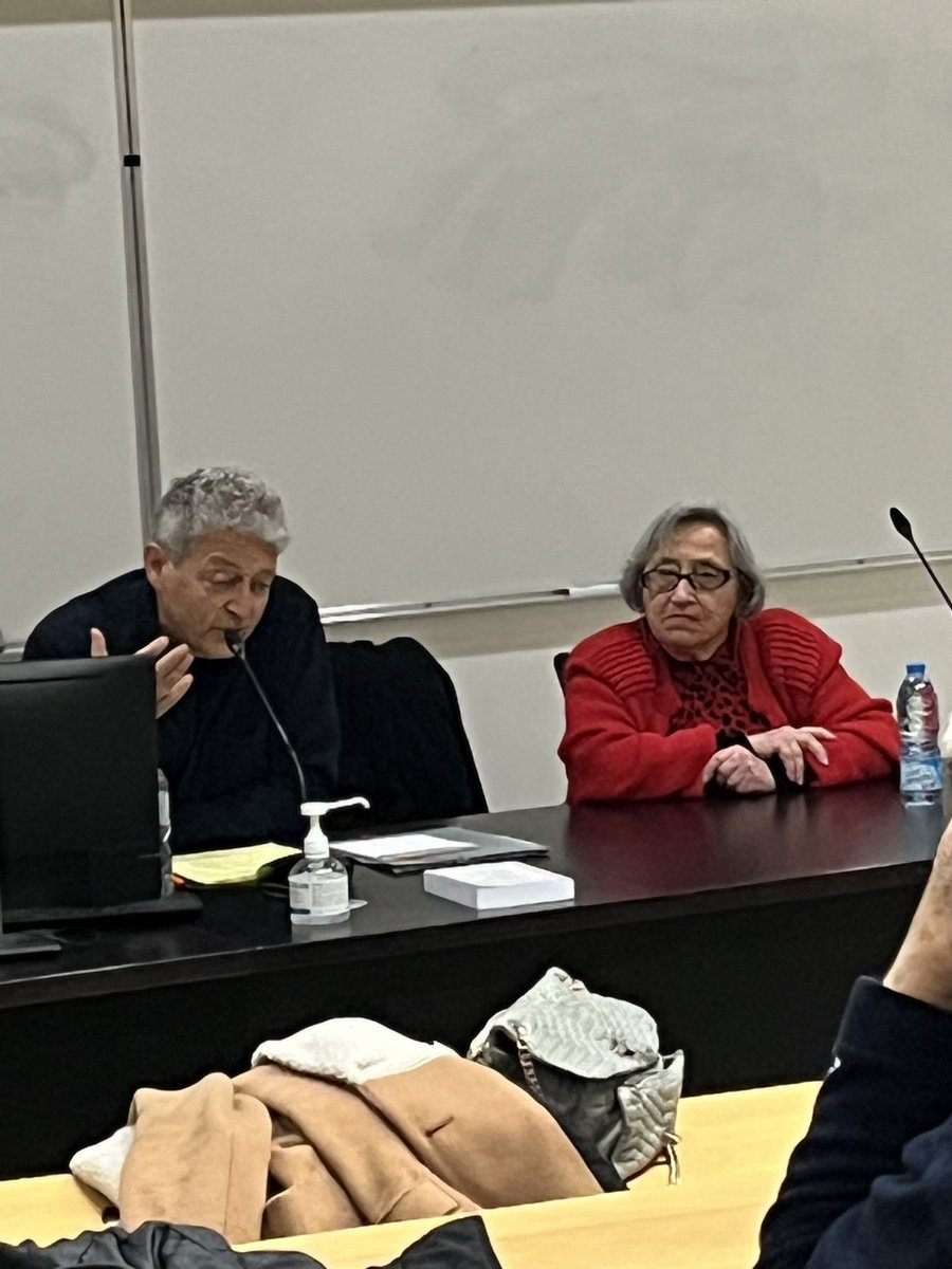 duhamel_vanessa's tweet photo. Sur les bancs de Sciences Po #Lille ce soir pour la conférence de #GeorgesBensoussan autour des livres « Un exil Français » et « L'histoire confisquée de la destruction des juifs d’Europe » .
D’une mémoire aveugle à une mémoire aveuglante.
Merci à l’#AMEJD pour l’invitation. https://t.co/OlkVRM3zhA