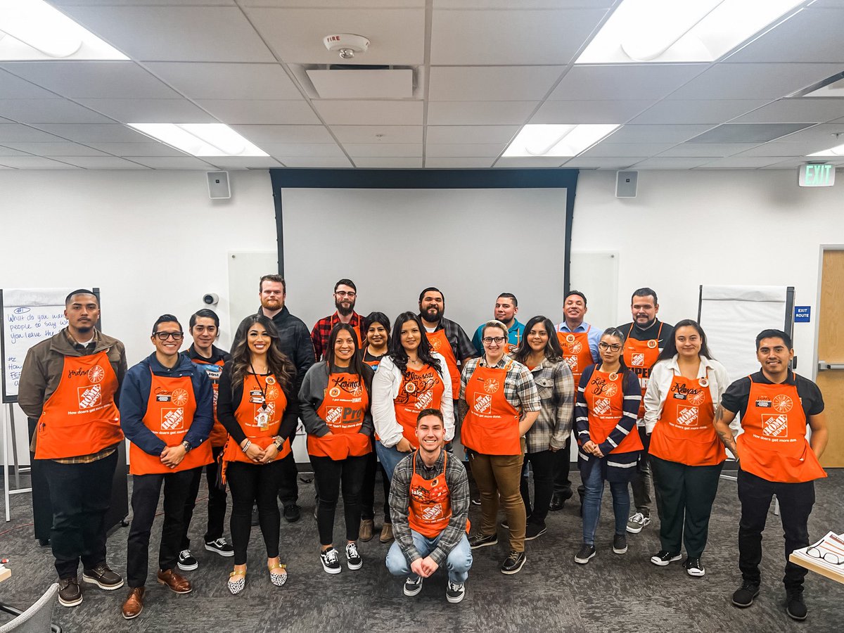 sm_jasminmarie's tweet photo. I was blessed with the opportunity to teach our future leaders today🧡 I remember sitting in this same room as a DS in awe of the speaker, it felt so out of reach. What an amazing company we work for!💪🏼 #homedepot #pacsouth #d171 #leadership #development #payitforward #culture https://t.co/XXlRdteNoN