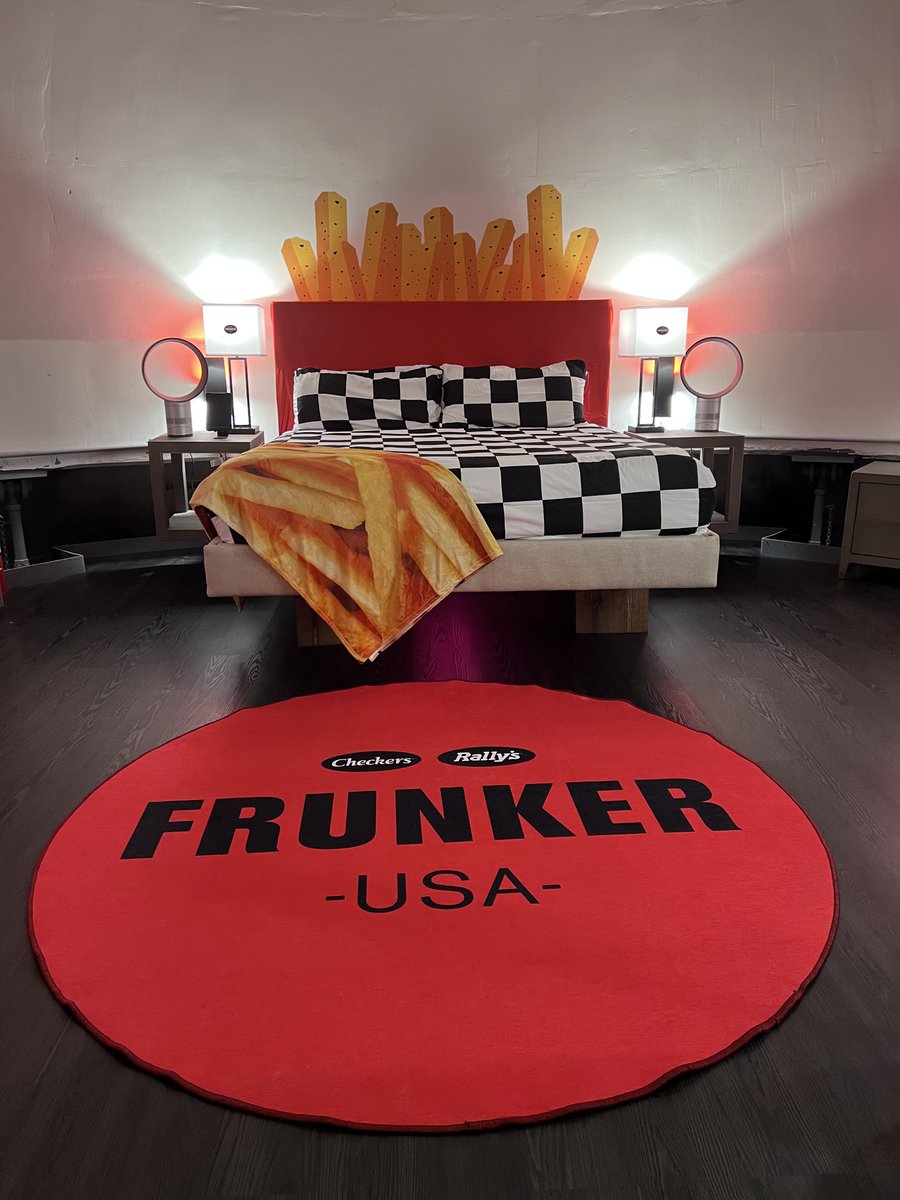 Checkers and Rally's tweet media