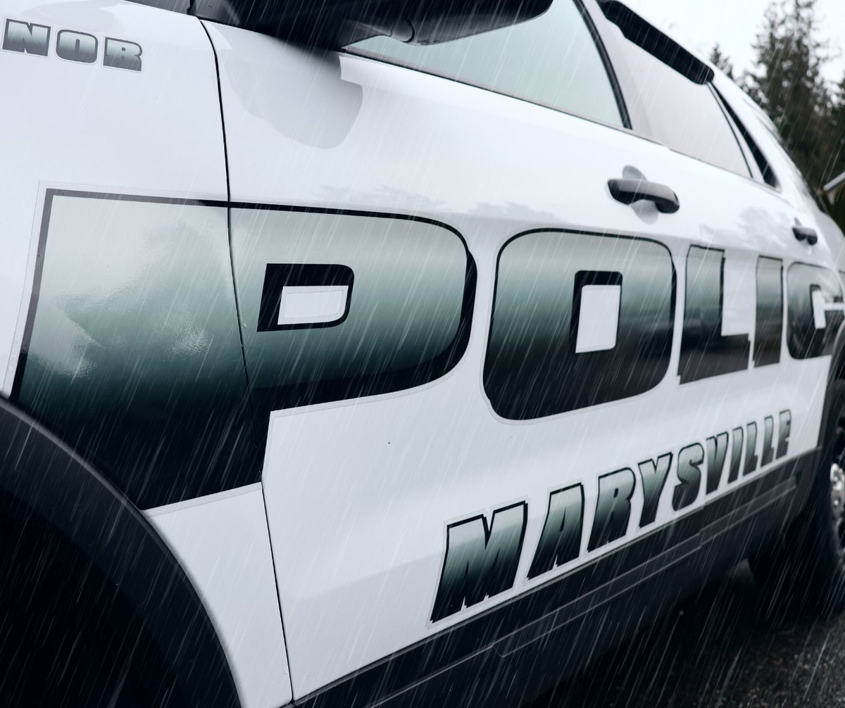 MarysvilleWAPD's tweet photo. 🌧️Drive safely in this stormy weather.
When driving in #rain don't forget to:
🔦Keep your lights & wipers on
↔️ Increase your following distance
🐢Slow down
👁️Focus on the road
Follow @wsdot & @wastatepatrol updates for traffic and pass conditions.
#MPDTrafficThursday #wawx https://t.co/95juSS3bpe