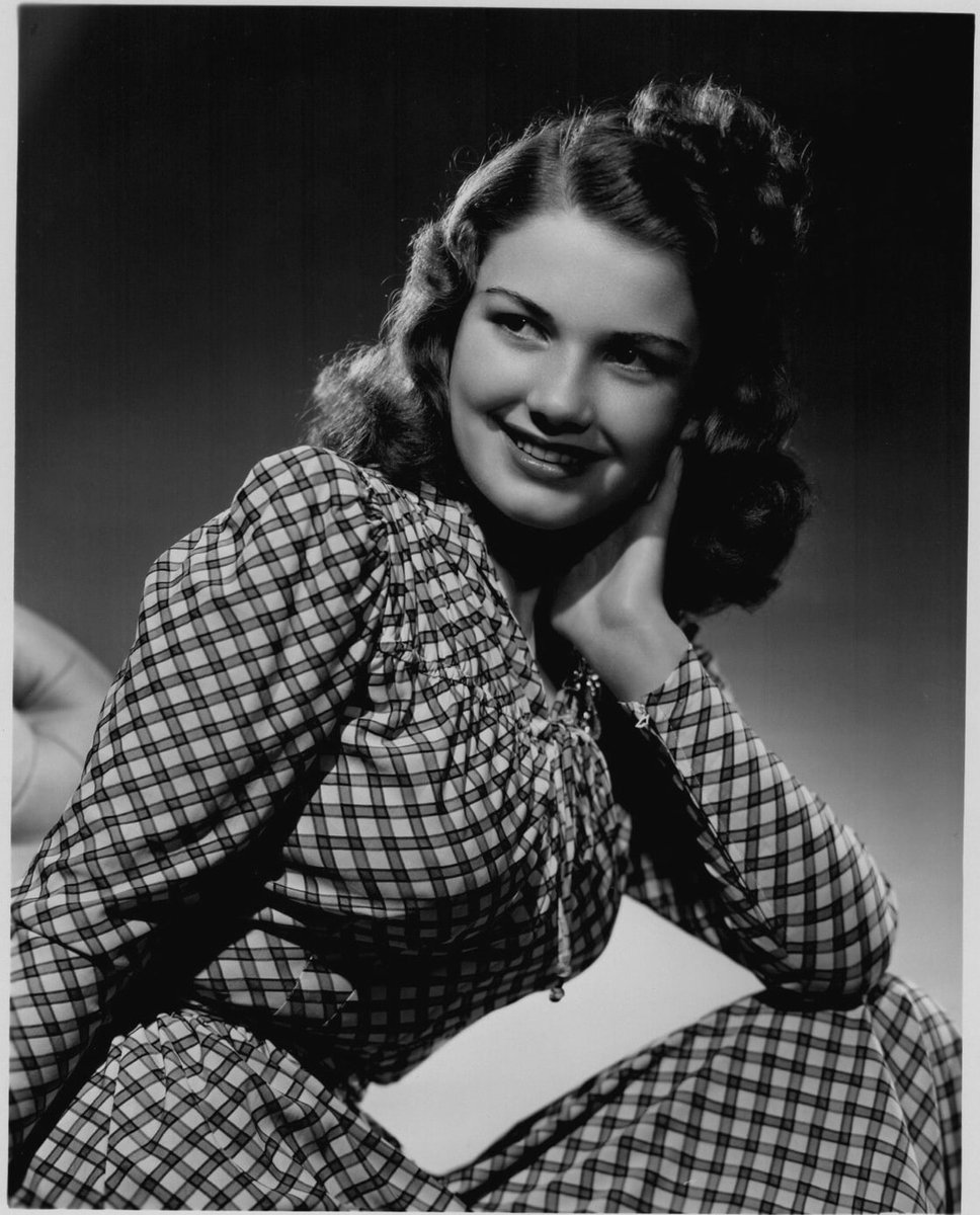 #AnneBaxter