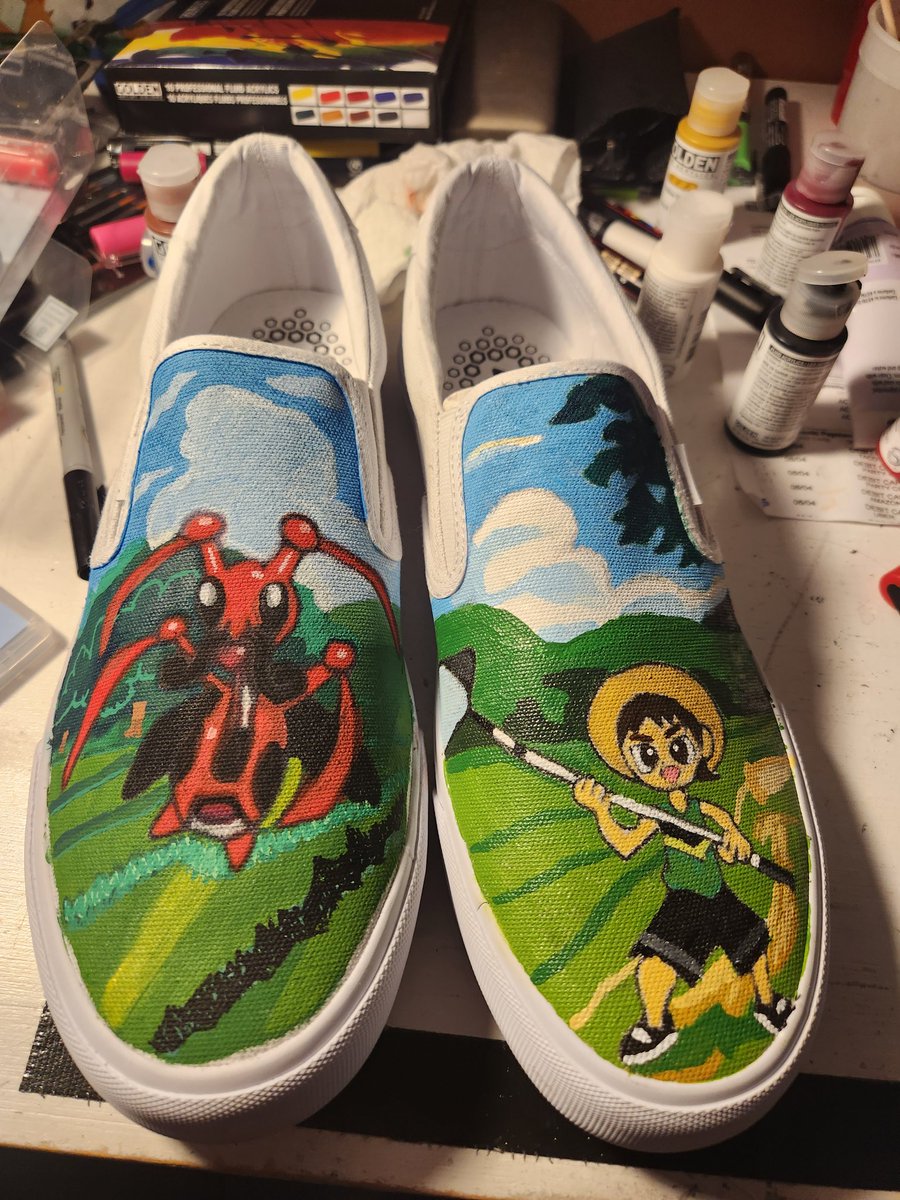 Sora63451986's tweet photo. Belelele WOOP there it is! Kricketune V alt art now on shoes! Love how these came out! Still a few things to touch up but loving it so far! 🎨🥹 #pokemon #pokemonshoes #kricketune #art #customs #woopthereitis #kricketunev #pokemontcg #pokemoncards #pokecardart https://t.co/lWdfgDvGUd