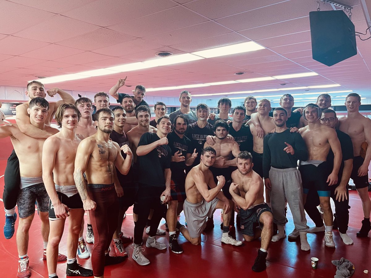 LockHavenWrstl's tweet photo. Shark bait kind of day… IYKYK🦈💪🏽🦅 https://t.co/ANQfk8cFGH