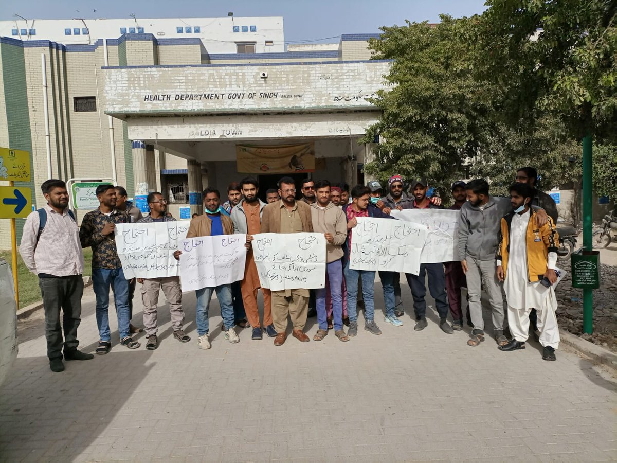 ImranBabbar55's tweet photo. #regulariztionAllcovid19DailyWagesStaff
#extendContractcoviddailywages
#contigency

ڪووڊ ڊيلي ويجز اسٽاف کي رھيل پگهارون ڏنيون وڃن، سنڌ گورنمينٽ کي اپيل آهي ته ڪووڊ ڊيلي ويجز اسٽاف کي پڪو ڪيو وڃي جيئن ھو پنھنجو گذر سفر آساني سان ڪري سگهن..

@MuradAliShahPPP
@AzraPechuho https://t.co/IVUH68aPiU