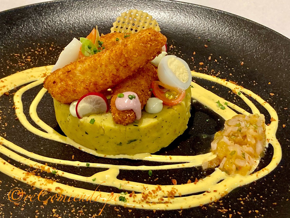 recomiendope's tweet photo. CAUSA AMAZONICA
De papa amarilla y plátano maduro acompañadas con paiche crocante y salsa de aguaymanto @ @tallerrestaurante https://t.co/MoeHSPKoT7