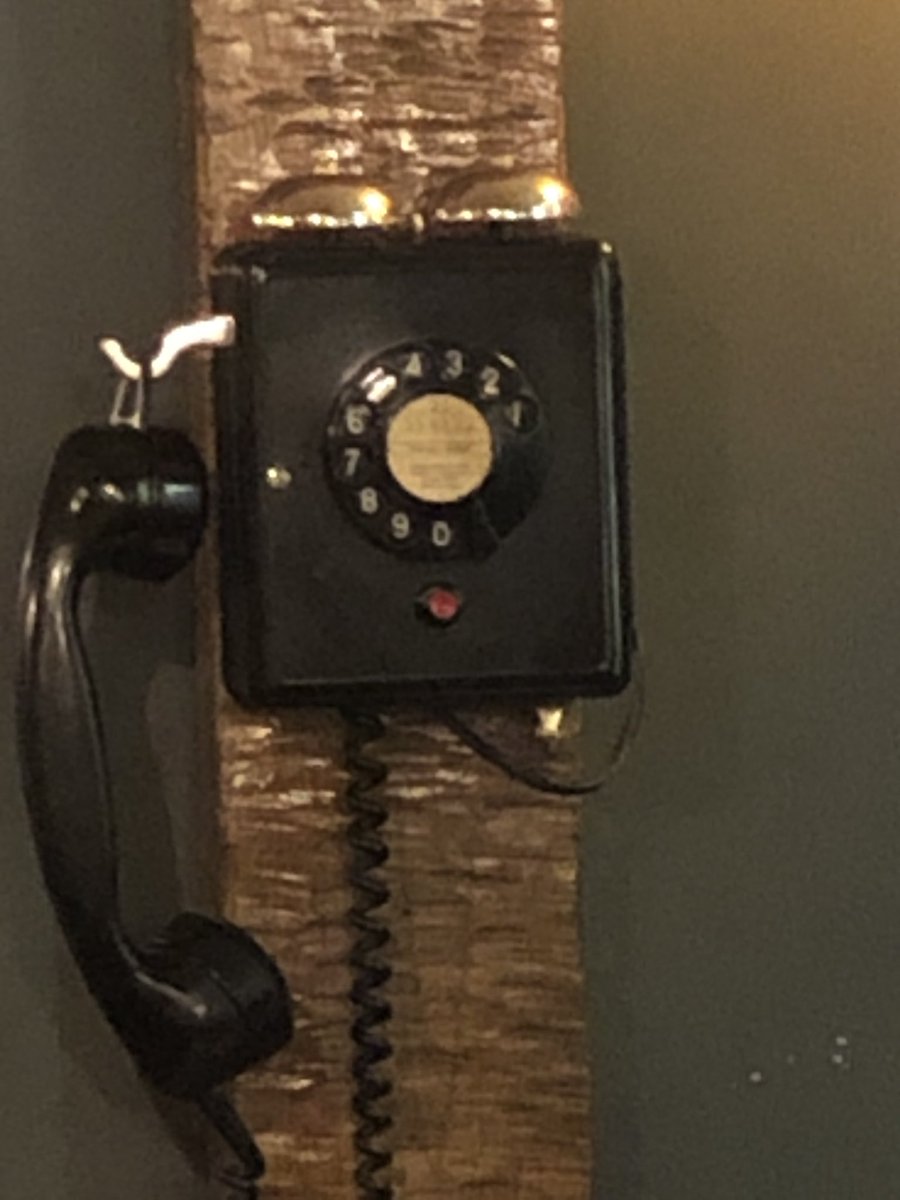 Roberto93435339's tweet photo. El porqué de la expresión “colgar el teléfono” https://t.co/xtTjVH5dkP