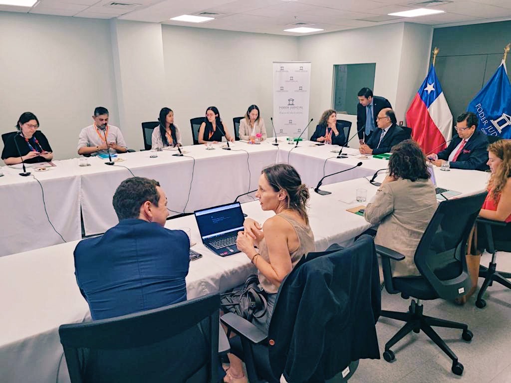 fundcolunga's tweet photo. REUNIÓN PARA EMPEZAR A TRABAJAR JUNTOS_ En la Corte Suprema, la primera mesa de trabajo del proyecto “Fortalecimiento del sistema de familias de acogida (FAE)", una iniciativa de @fundcolunga , @ilumina_fund  y @fsancarlos  para innovar en cuidados alternativos. https://t.co/zPhQNDmpg9