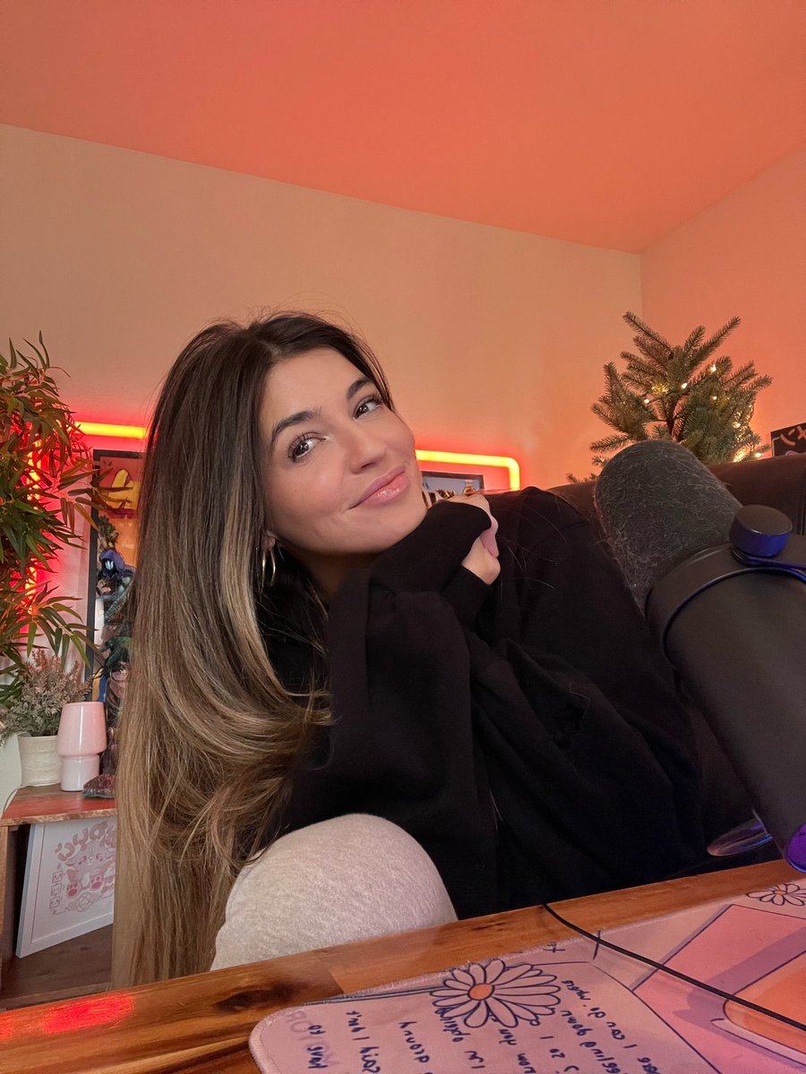 Nikki Blackketter tweet media