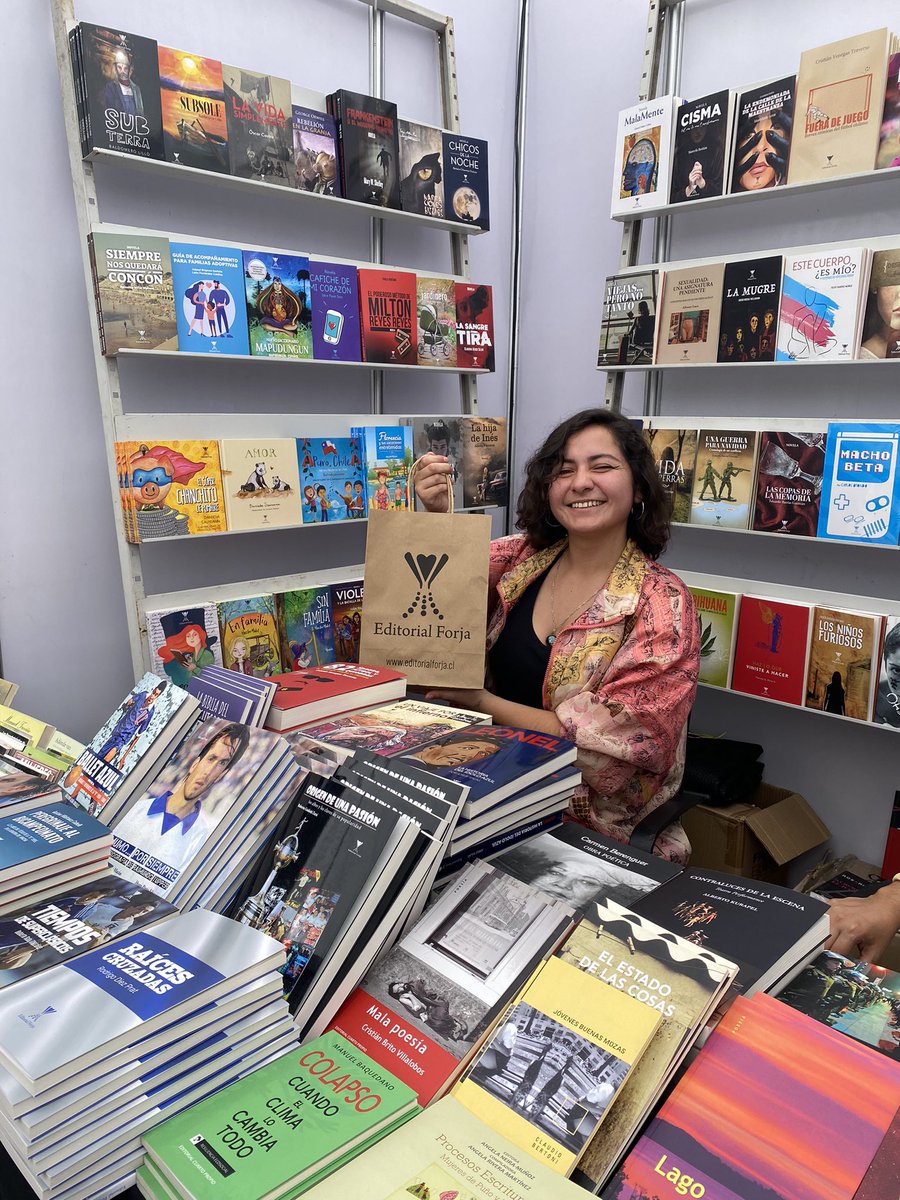 ForjaEd's tweet photo. Recuerda que hasta el 23 de enero estamos con lo mejor de la #literatura 📚para este verano en la Feria del Libro de #viñadelmar
📍Av. Libertad con 2 Norte
Te esperamos!🌊☀️ https://t.co/2dnR0bXlpS