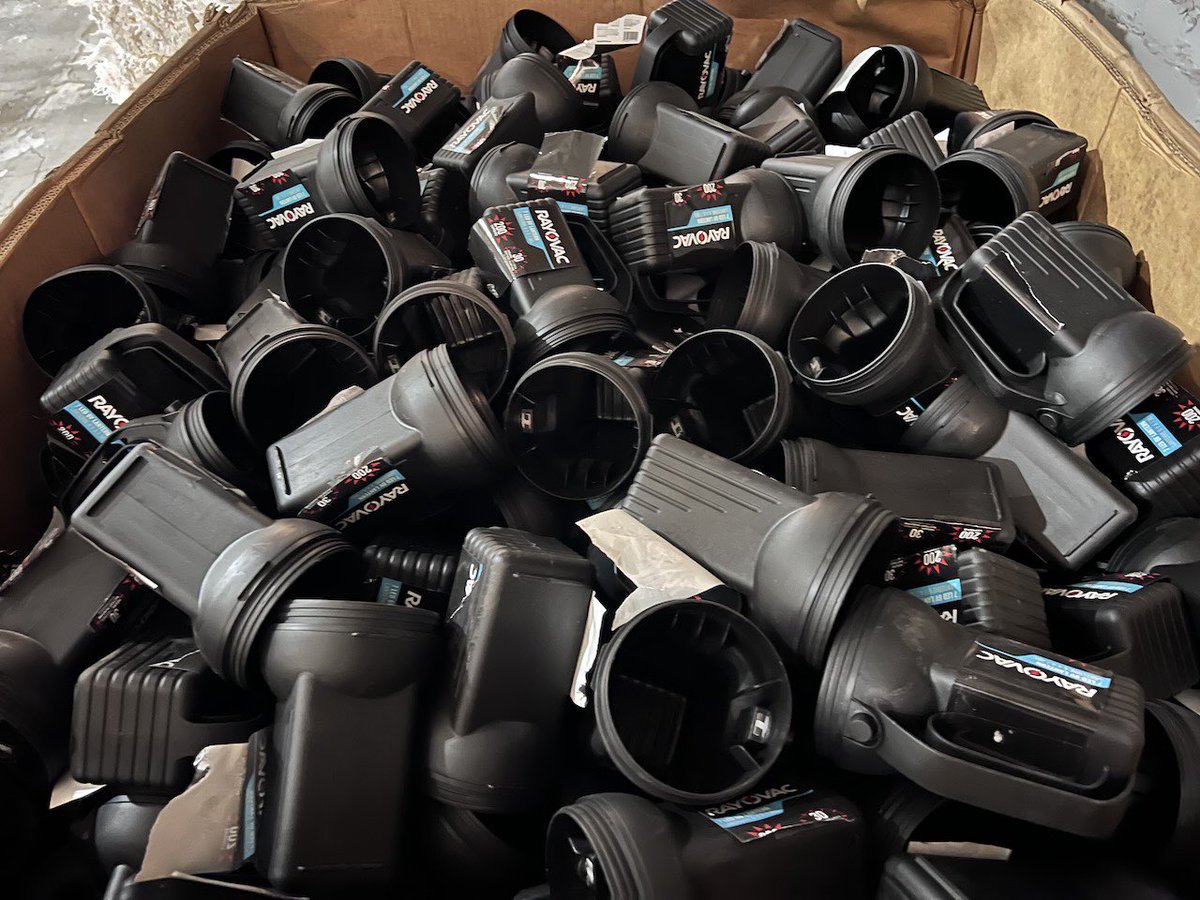 NOBODY could recycle these flashlights but HydroBlox CAN! HydroBlox, keeping more plastic OUT of the landfills! Our 360 recycling process takes landfill-bound plastic and turns it in to a forever product. HydroBlox - THE superior alternative to a french drian.

#frenchdrain
