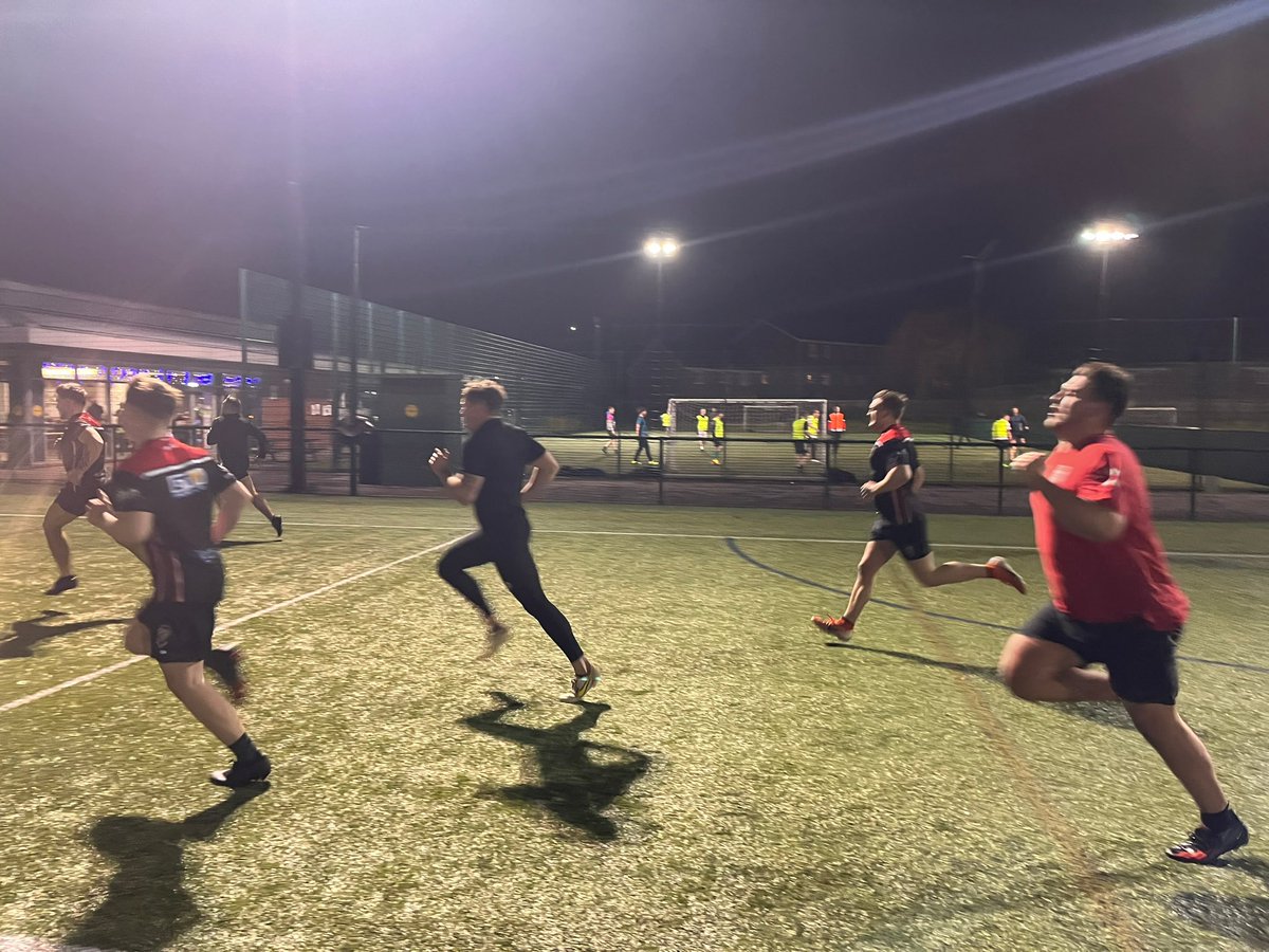 LeighEast's tweet photo. Another top night of pre season boxed off at Leigh East, lads putting in the hard graft. The moral in camp is high and we’re excited for a big season #UpTheEast 🔴⚫️ https://t.co/VqX7RG8tTH