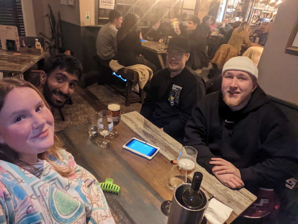 tyyrxn's tweet photo. @HotSpotQuiz @TheUrmston @SpeedQuizzing @yoururmston @TransamTv @JWLeesBrewery @ShazHolt @fatlandlord10 @nctonkin @MCRCraftPlease @MsLilyLees @dljay1977 @Elaineoshea1961 @debbiehalf @DazzyG_13 3 must get beers and a water https://t.co/9BrqmCl5XT