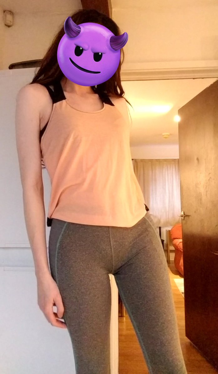 ClaraCrossbred's tweet photo. Non of the men at the gym realise I'm one of them 😮. Bet they'd be shocked to see that I also have a dick, tucked securely out of the way. What would you do if you found my secret whilst working out with me 🤔 #legging #leggings #gym #gymgirl #Femboy #tucking #crossdresser https://t.co/NzNkJFjBbQ