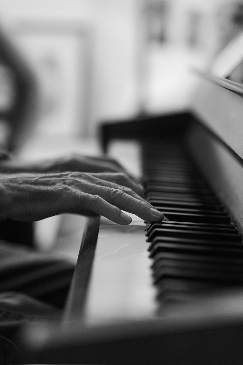 Piano man.
#piano #music #Blues #rhythmandblues #bnwphotography #mood
