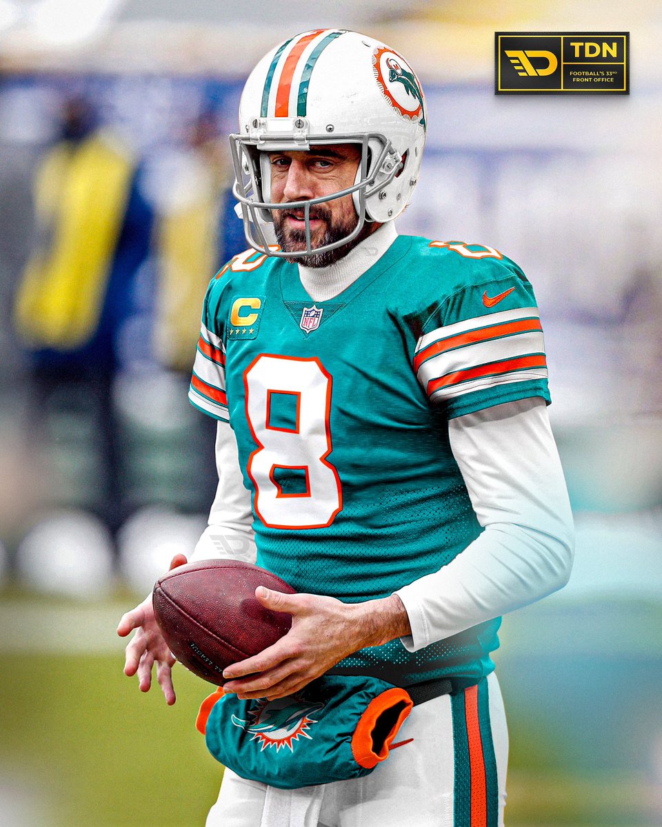 nickysmokess's tweet photo. Who do you want to be the QB next year? https://t.co/RiDgrB0Edf