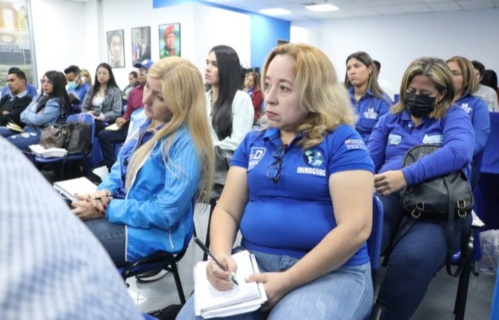 oficialhidroven's tweet photo. Hidroven dió inicio al 1er Encuentro Nacional de Comercialización de Empresas Hidrológicas 2023, donde representantes de Minaguas, Hidroven y las hidrológicas de todo el país evaluarán la situación comercial, estadísticas e indicadores de los años 2022 y 2023. https://t.co/JUHeTH9ukF