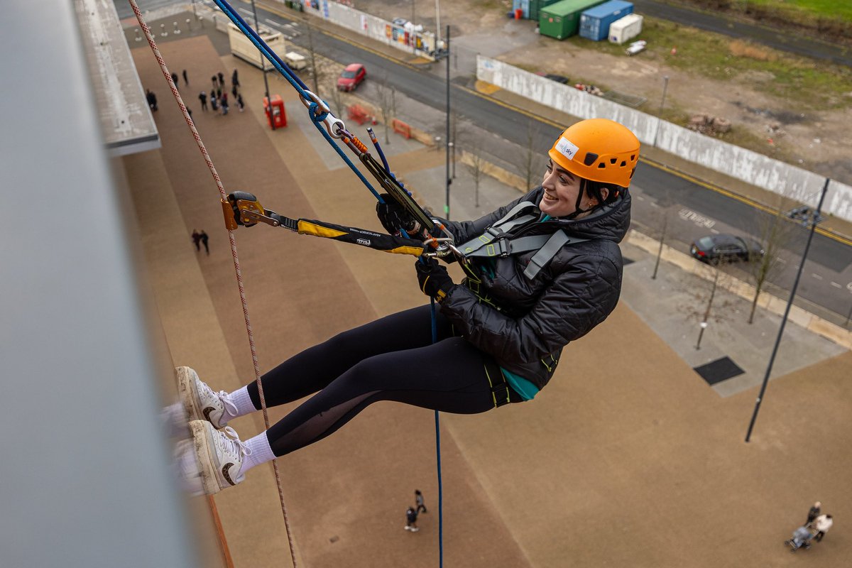 EricaPrimrose's tweet photo. A full ‘Expectation vs Reality’ vibe. The second photo is the one my amazing boss posted in our work group chat. Really felt the love ❤️ #AnfieldAbseil https://t.co/qGAQ7NDSw0