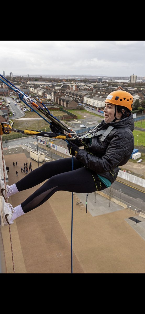 EricaPrimrose's tweet photo. A full ‘Expectation vs Reality’ vibe. The second photo is the one my amazing boss posted in our work group chat. Really felt the love ❤️ #AnfieldAbseil https://t.co/qGAQ7NDSw0