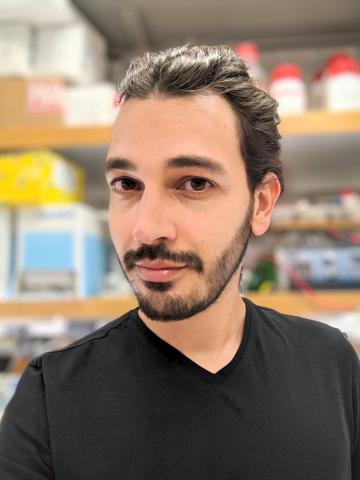 Congratulations to a new <a href="/bcmhouston/">BCMHouston</a> &amp; <a href="/TexasChildrens/">Texas Children's</a> faculty member, Dr. @BoeynaemsSteven, for receiving a <a href="/CPRITTexas/">CPRIT</a> grant award to further his studies on how organisms respond to different types of cellular #stress! More: bit.ly/3Zzpp6w