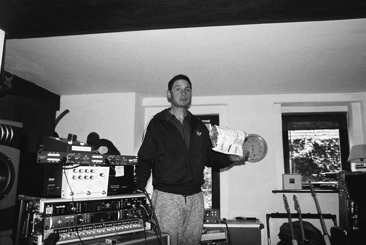 enterrob's tweet image. Today we announced the release of ‘A Kiss For The Whole World’. Recording this was one of the best experiences of my life. It was a project, a quest, an adventure. The songs we recorded are the BEST we’ve ever made. The time we shared was joyous. The creativity was endless.