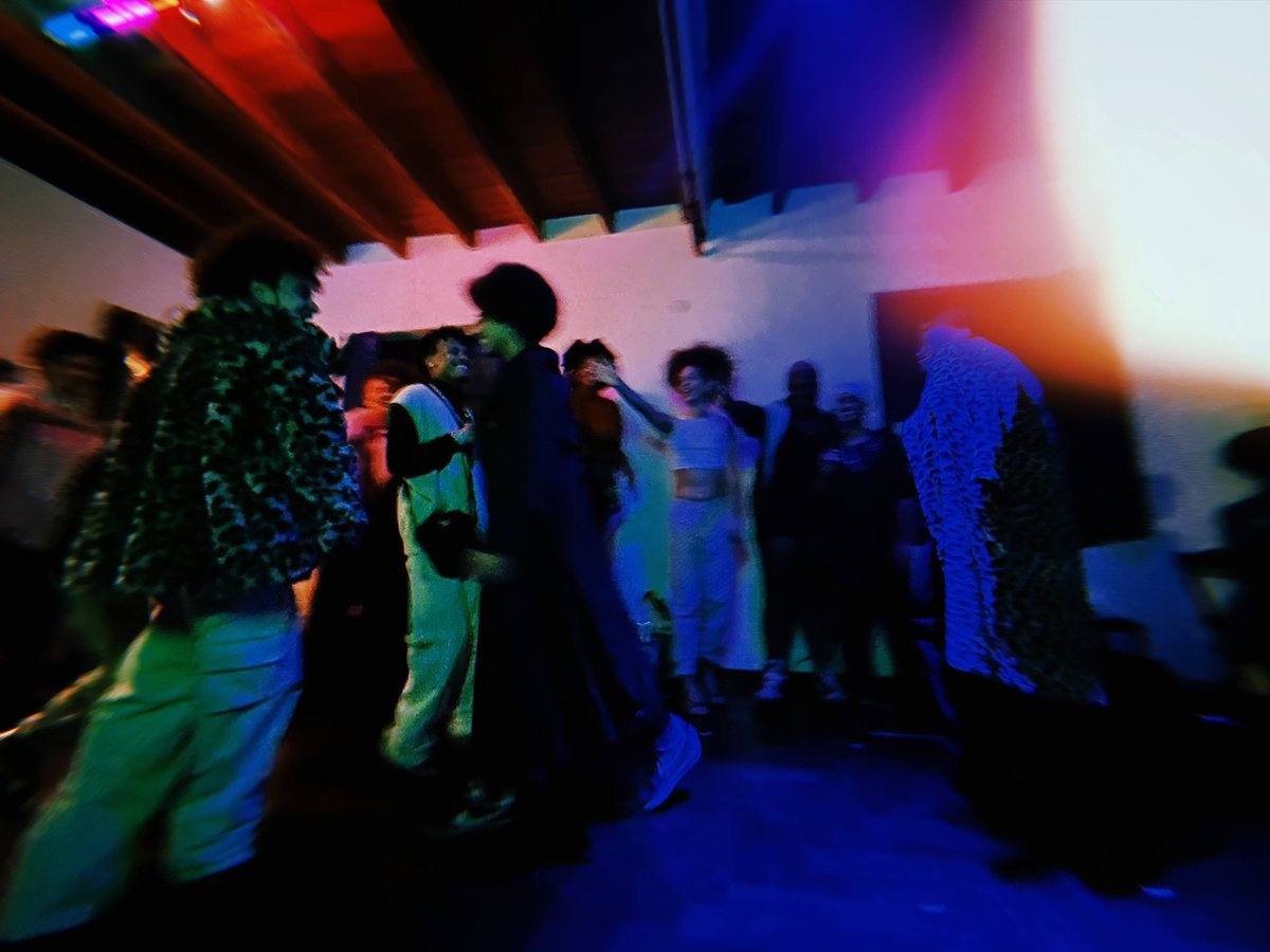 fuleragibct's tweet photo. Segue aí os registros da primeira #FuleragiBucetrans 😍 foi babado! Quem aí já tá com saudade da Fuleragi? 👀

Comenta aqui um "🔥" se você quer mais uma edição da nossa festa🤩

#Trans #Transmasculines #NaoBinario #TransNB #Transgender #Festa #Role #Cultura https://t.co/oW39t1H8LH
