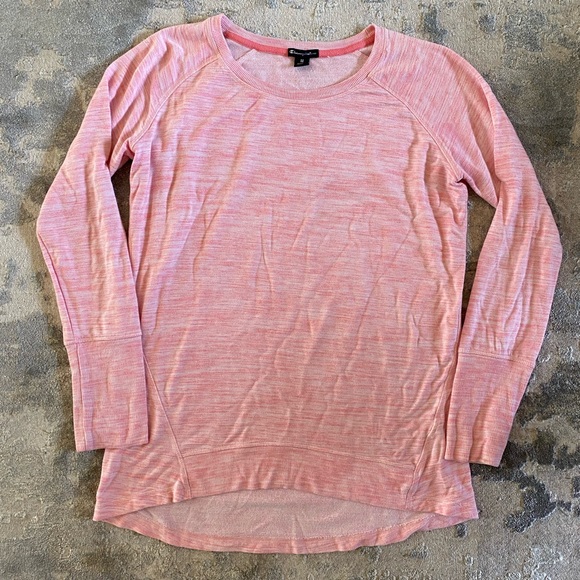 _k_a_y_l_a_g's tweet photo. So good I had to share! Check out all the items I'm loving on @Poshmarkapp from @_k_a_y_l_a_g #poshmark #fashion #style #shopmycloset #champion #jmclaughlin: https://t.co/zWZ1XsDDqT https://t.co/2A3jhW5ntq