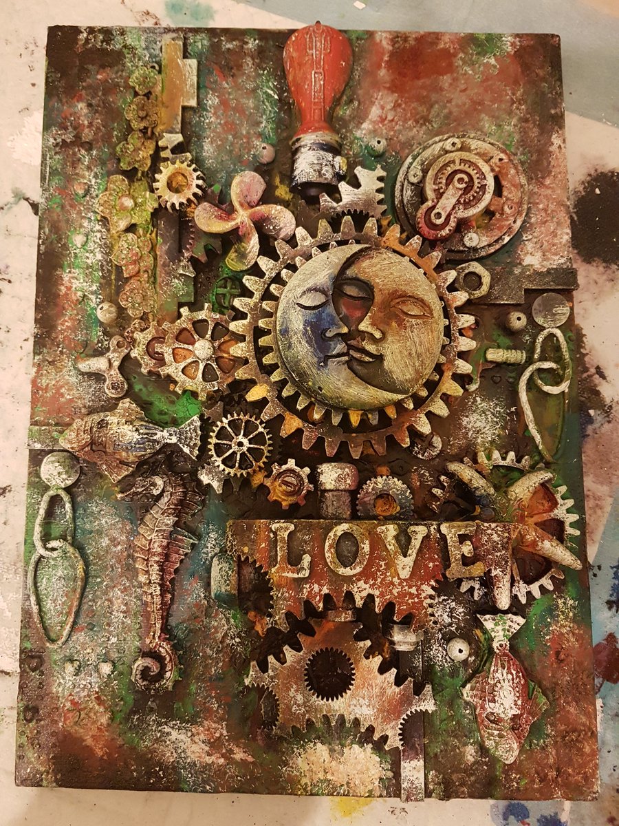 Something I have been working on today x @creativemarket @ukcrafthour  @ukcrafts #retweet #share #promote #Steampunkart #mixedmedia #modernart #upcycle #restoration #bespoke #unique #cogsandgears #Ramsgatekent