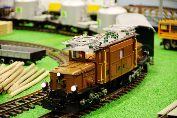 foodforlc's tweet photo. @ShopValleyRiver will host the 43rd-annual Willamette Cascade Model Railroad Show on Jan. 19-22 during mall hours. While you're there, help us fight hunger by donating a canned food item into the FOOD For Lane County barrel located at Center Court. https://t.co/njTIpsawcD