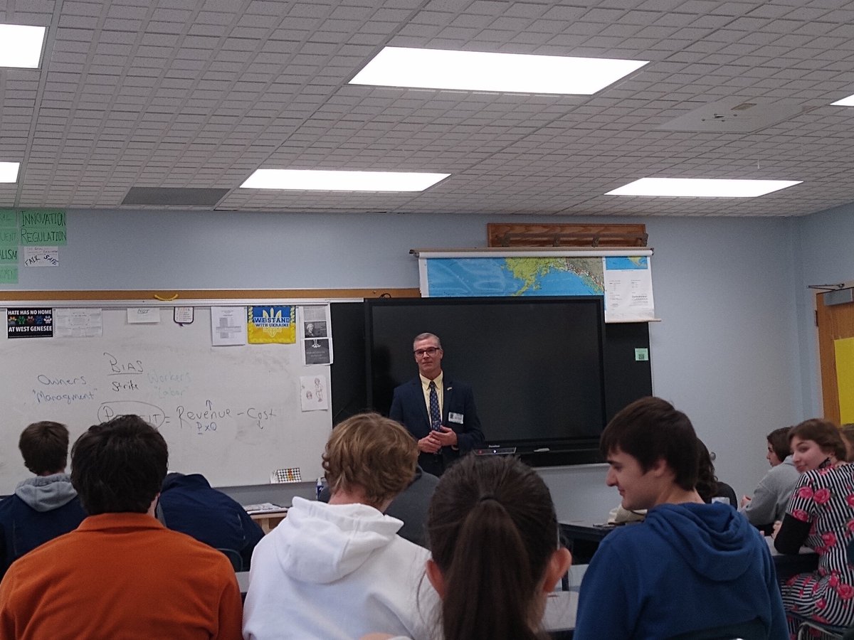 MrMurphyWGHS's tweet photo. Participation in Government students had a GREAT opportunity to hear from Town of Camillus Supervisor John Fatcheric today to learn about the work that goes on behind the scenes to make our town run. Awesome discussion and a chance to meet a local leader who serves US! https://t.co/vh4RQNUglq
