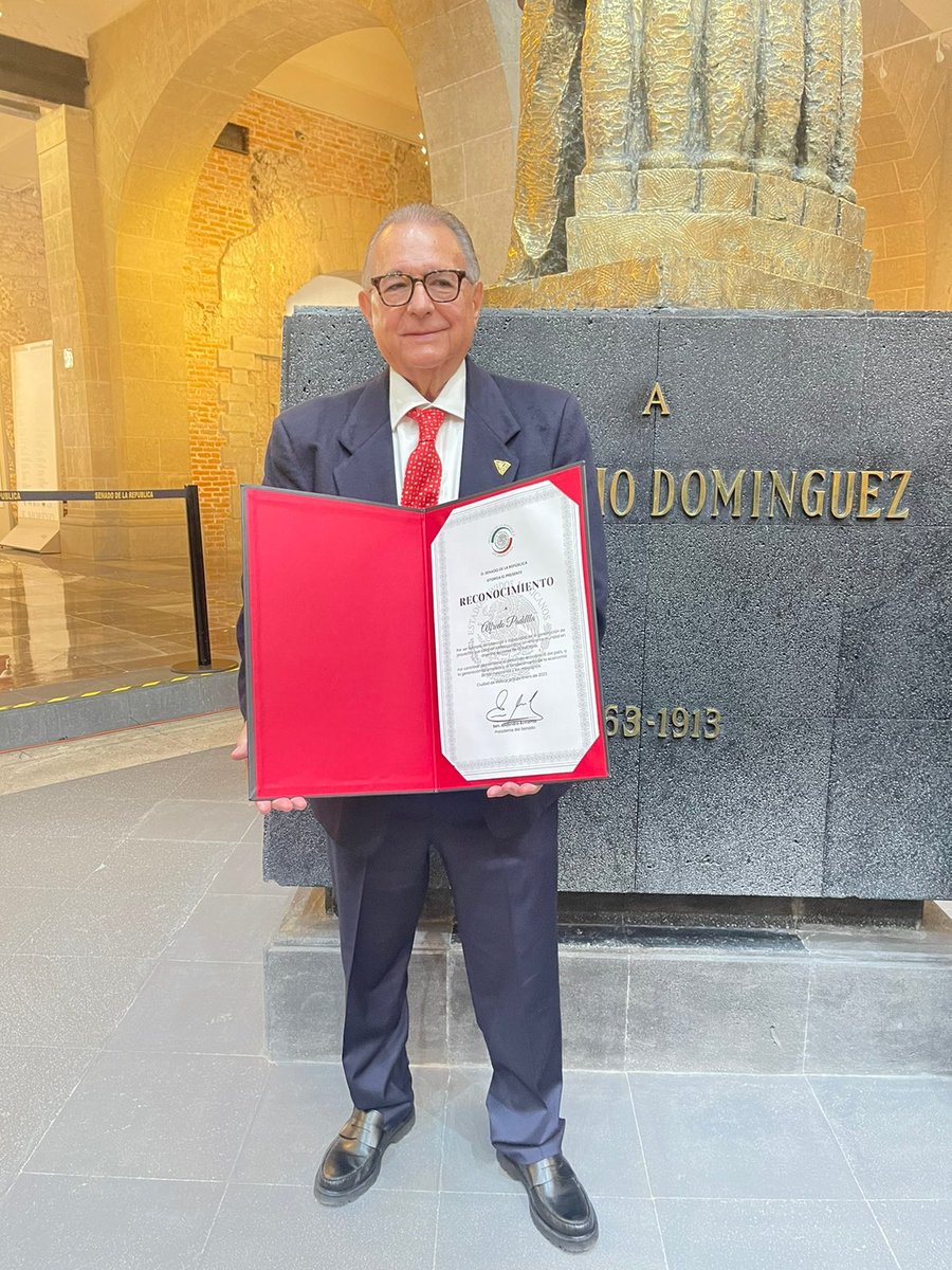 AlfredPadillaV's tweet photo. Agradezco al Presidente del @senadomexicano, @armentapuebla_ y a nuestro Presidente de @CONCAMIN, @abugaberjose, la oportunidad de trabajar en conjunto, combatiendo la ilegalidad, contrabando y subvaluación, para el bienestar de la industria nacional ⚙️🇲🇽 https://t.co/9ZBNKStTl7