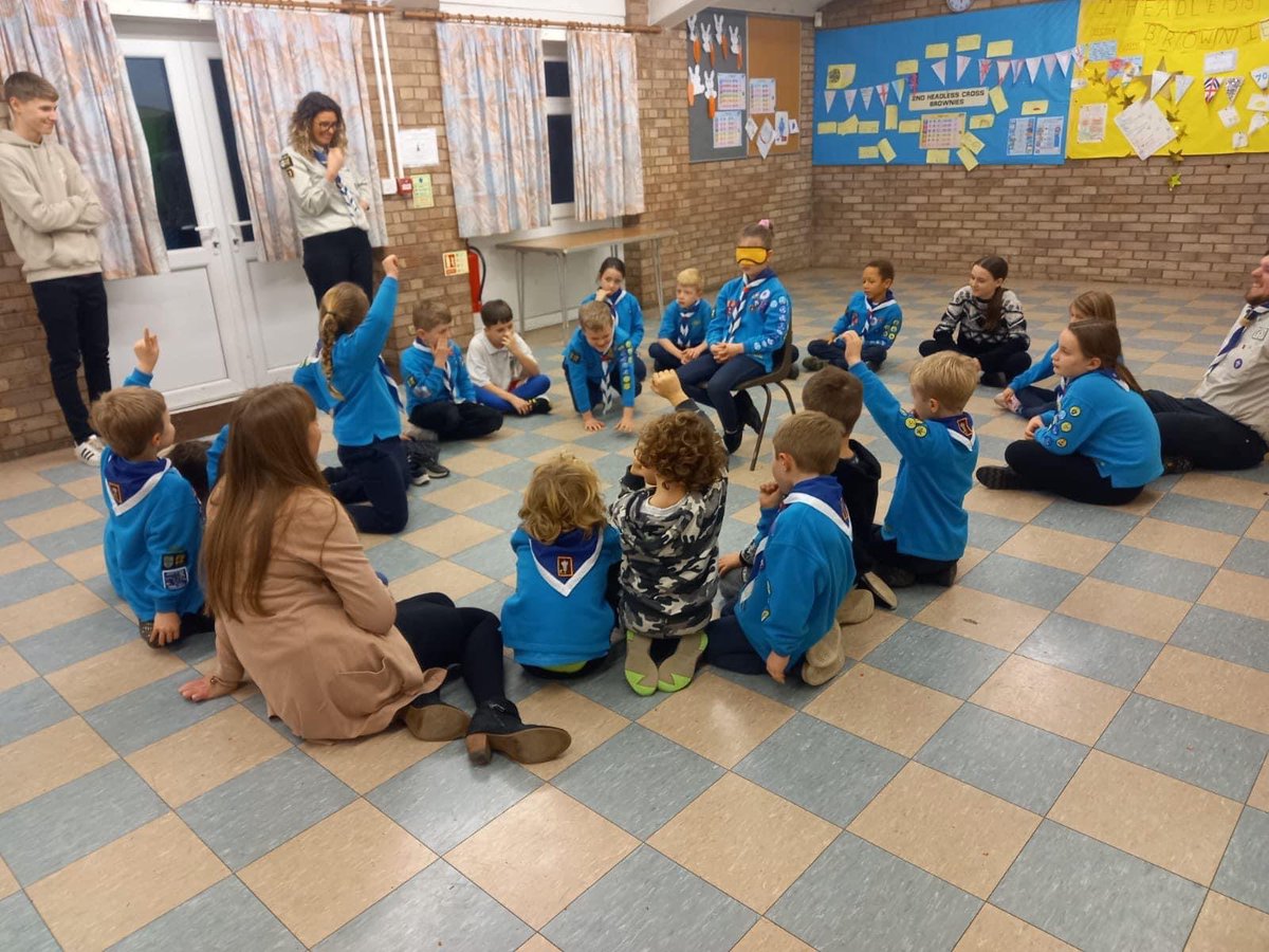 11thRedditch's tweet photo. Communicators badge work this week for our Rowan Beavers. Restrict one sense with a blindfold and see if the other senses can work better together!
#scoutshw #skillsforlife #scoutingforlife https://t.co/wdmOP0M05H