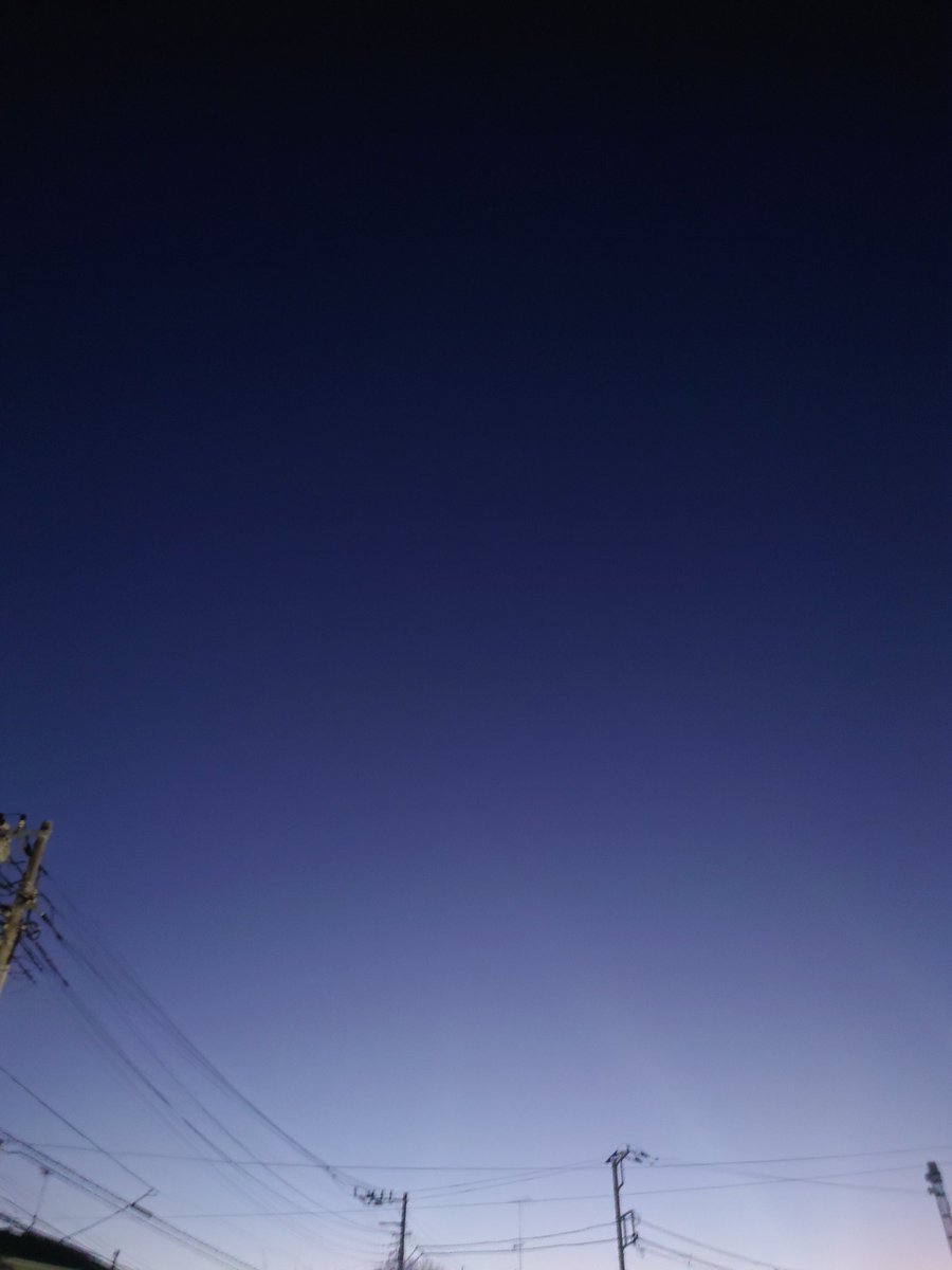 Ks_EXPRESS_'s tweet photo. 軽貨物DR様おはようございます┏〇

横浜晴れ☀時々曇り☁14度予報🌡
朝昼晩の寒暖差が大きいので体調崩さないようにしましょ💡

明日明後日はセンター試験ですね💡
毎年試験のときは関東平野部でも雪☃❄になる事多いですが今年は大丈夫みたいですね😊
試験受けられる方は頑張って下さいね(๑و•̀Δ•́) https://t.co/e9nUzW1DQ3