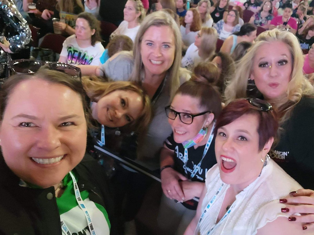 SkipperChic's tweet photo. Look at this gem @DwasMyFirstLove found today, @DonnieWahlberg! Just a bunch of fresh and innocent BHs on opening night, not knowing the magic that was about to hit the stage! 😍
@NicoleWC78
#FreshAsDaisies #NKOTBMixtapeTour2022
#Cincinasty 
#TakeUsBack #HappyBdayFucker https://t.co/qwLSd2TKtp