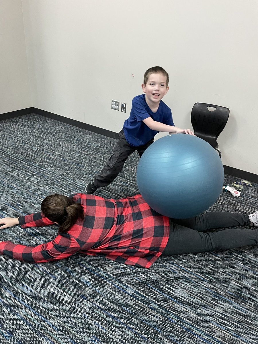 AmandaWatson237's tweet photo. We found a new calming tool that is so easy and fun!!! Shout out to Ms. Karen for finding our new favorite motor lab activity! #TISDGOES, #Tstudentsupport, #GOblazeatrail https://t.co/G4aSlHEDYq