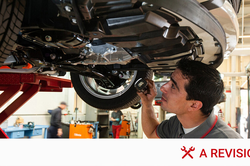 GoCoches's tweet photo. Cómo cambiar el filtro de aire de tu coche y ahorrar dinero en una de las tareas de mantenimiento más sencillas que hay https://t.co/ucNYvhKYk3 https://t.co/gn8WBc8x3J