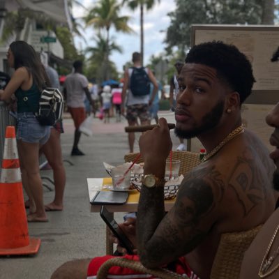 Roddyb_10's tweet photo. #NewProfilePic https://t.co/voAeuaAoNp