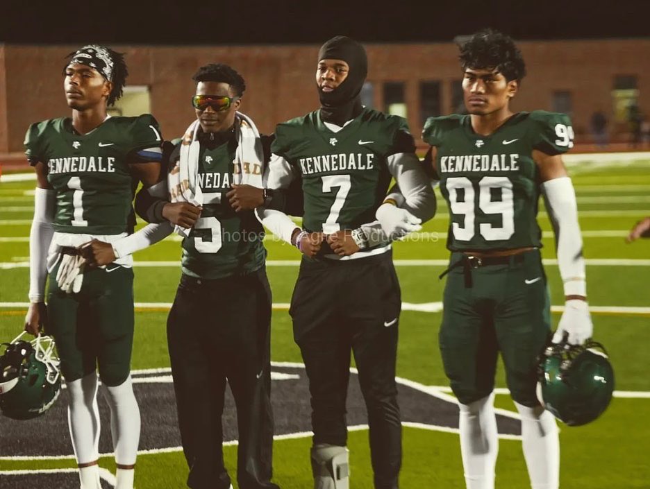 KameronSallis's tweet photo. Thank you @KHS_WILDCATS 🫶🏾, On to the Next @KState 💜 #Emaw #Wildcat4L https://t.co/1JE91esQwX