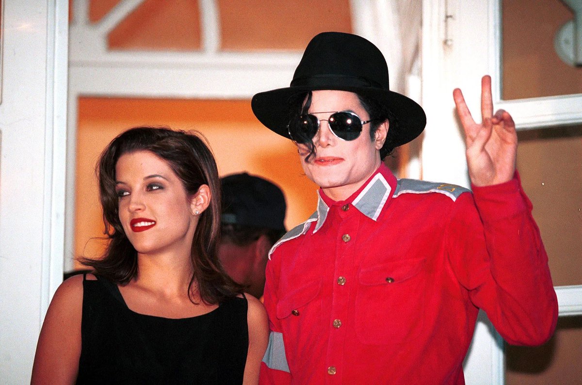 MjfFanpage's tweet photo. Praying for Lisa 🙏🙏🙏 https://t.co/VUGZ888Lzl