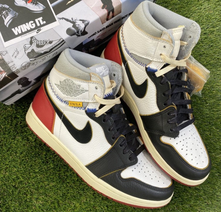 Dkda_Lex's tweet photo. @atmos_usa The Union Black Toe, iconic style,
A classic design, that'll make you smile.
Leather and suede, a perfect blend,
A sneakerhead's treasure, till the very end
U.S 9.5M #atmoscollectorsclub #atmoscollectorsclub https://t.co/FbqKoyOTN2