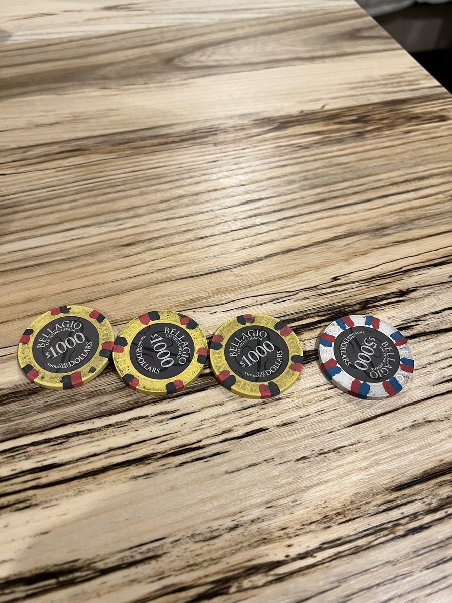 ChancesCards's tweet photo. Poker players should never throw away an old bag without checking every single pocket 🤣💰🤑💪🏽 https://t.co/06qyZMqJbY