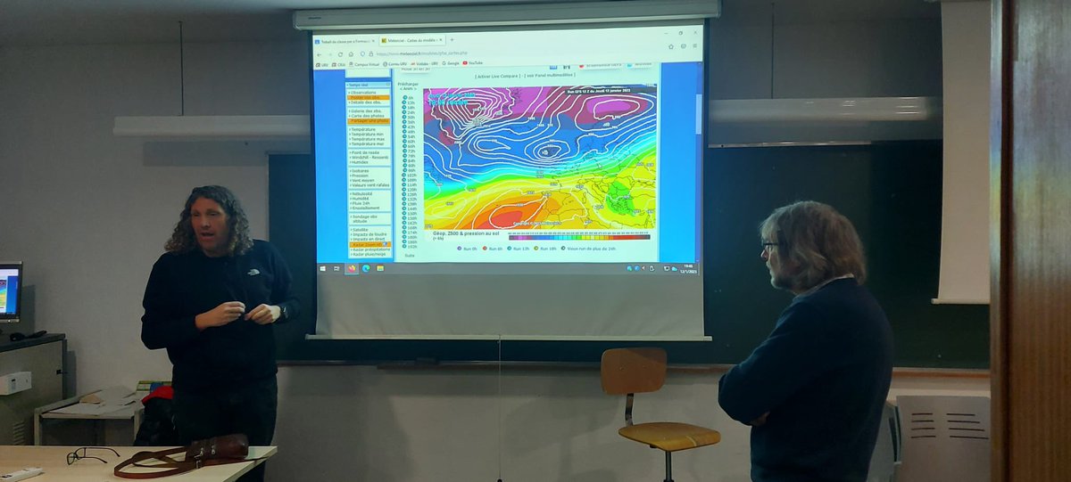 alexmegapc's tweet image. Avui en @meteopolita i jo em fet una classe de #meteo a @universitatURV al Master de formació Professional agrair a @ibangbc professor titular i content d’haver conegut en @AdriaPinol i la resta d’alumnes.