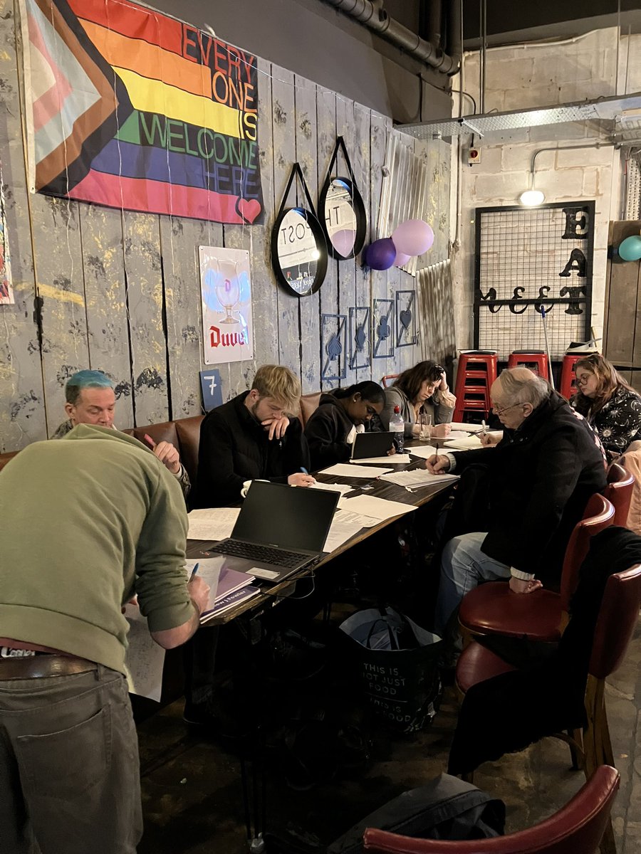 derby_can's tweet photo. Our souls have been filled tonight with most amazing poetry workshop led by local poet Jay!
Our community got so much out of it they asked for anotherโฆso of course we said yes!
Some of them even performed at RealTalk event after!
#ProducingHubs #CommunityLed #BarSocial #Derby https://t.co/cAjdqCckRS