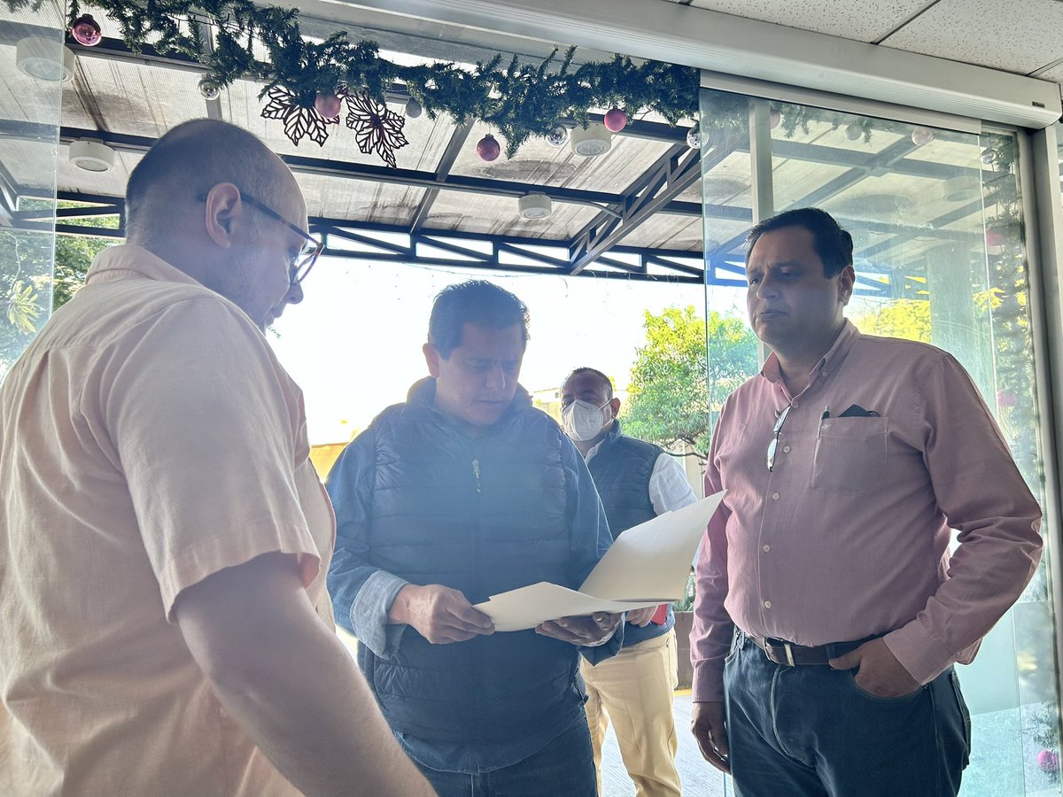 SIDISSPC_GobOax's tweet photo. Durante la visita del titular de la @Omayorssp @laloximeneztux, se realizó un recorrido de supervisión de inmuebles y áreas que integran las #SIDI para dar seguimiento y atención oportuna,a las necesidades de esta Subsecretaría. @IvanGarcia_A @SSPC_GobOax @salomonj  @UPCOaxaca https://t.co/jIxfSh0CNu